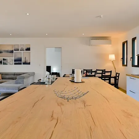 Villa Terrasse Et Piscine A L'entree De Porticcio *